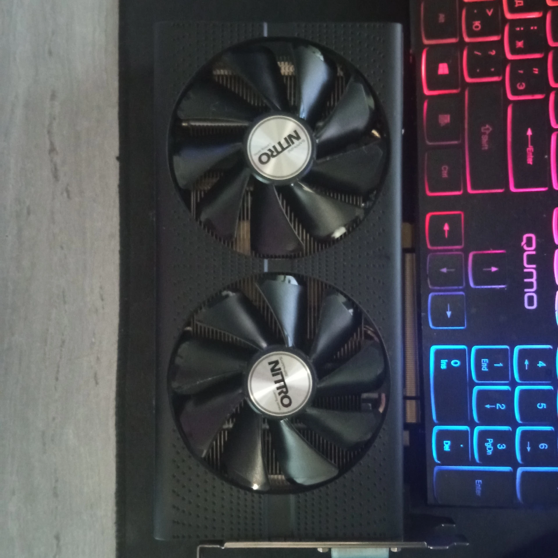 1. Видеокарта rx 580 4 gb.