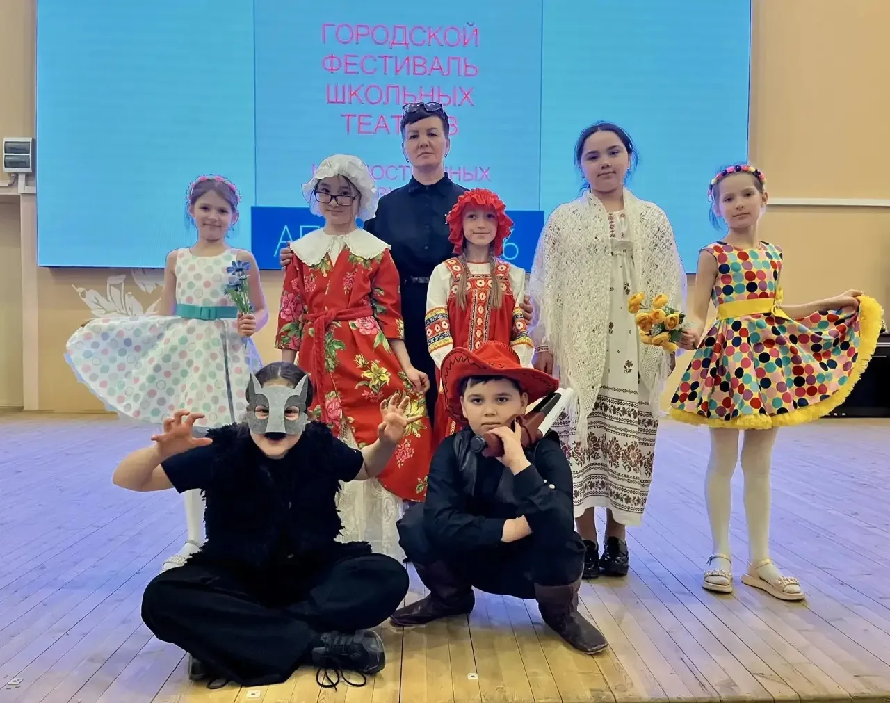 🎭✨ ТРИУМФ НА СЦЕНЕ: победа наших третьеклассников! ✨🎭  В номинации «Театральная постановка» на англи