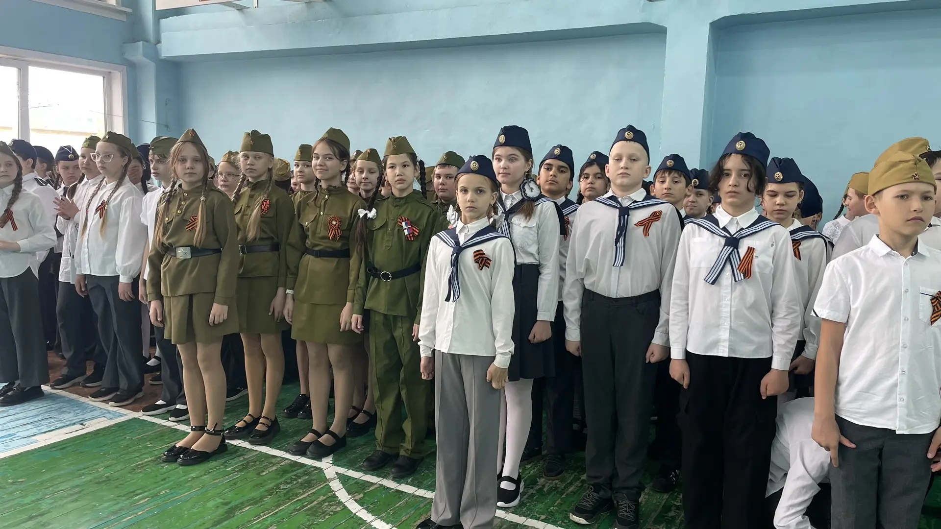 🎊Смотр строя и песни «Аты-баты» в 4 классах🎊  Дорогие ученик , учителя и родители!  Сегодня в нашей 