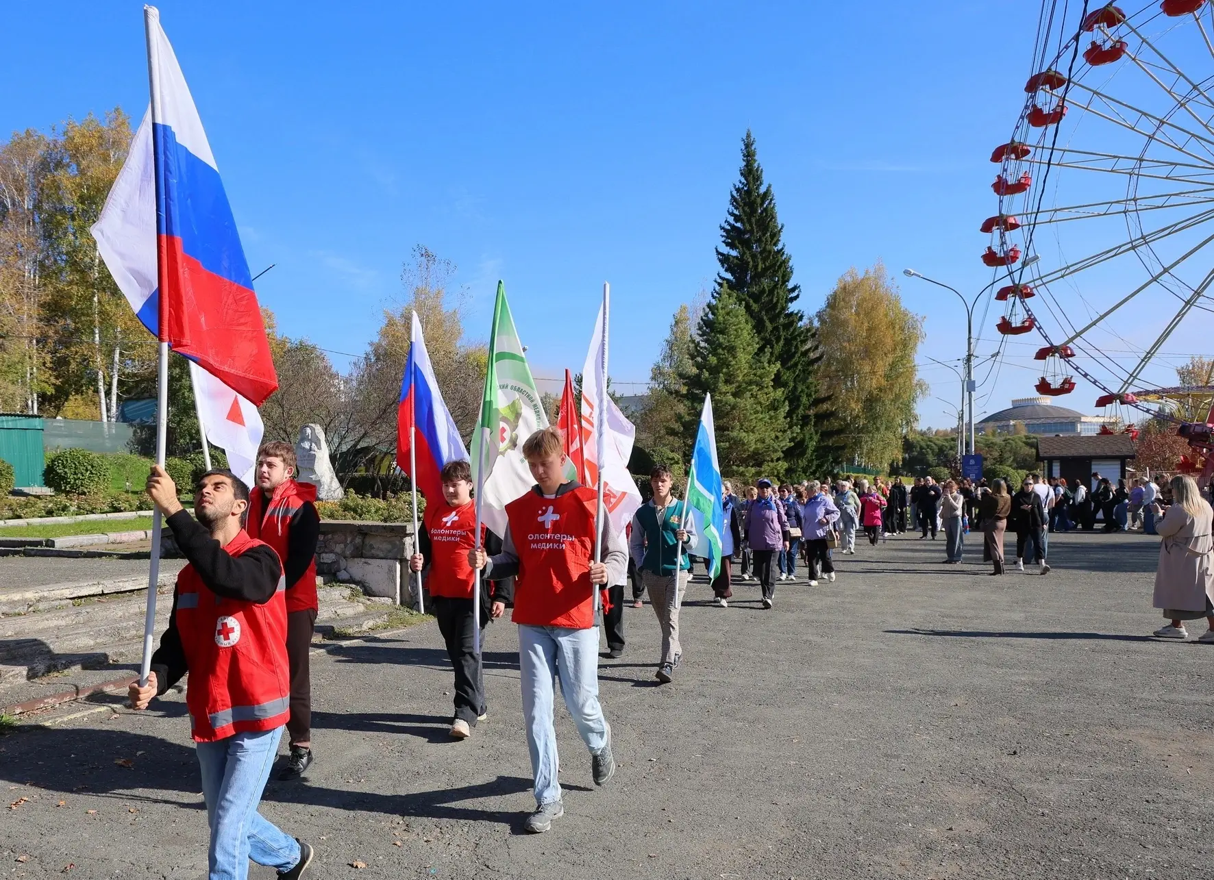 В Нижнем Тагиле в парке им. А. П. Бондина прошла акция «10 000 шагов к жизни», приуроче...