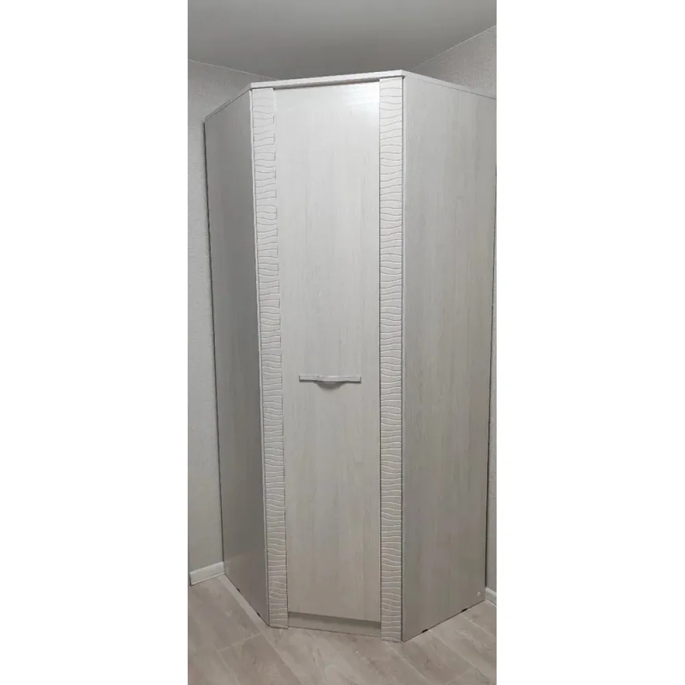 Продам шкаф обсолютно новый 90*220 ,10 т.руб +79591423135