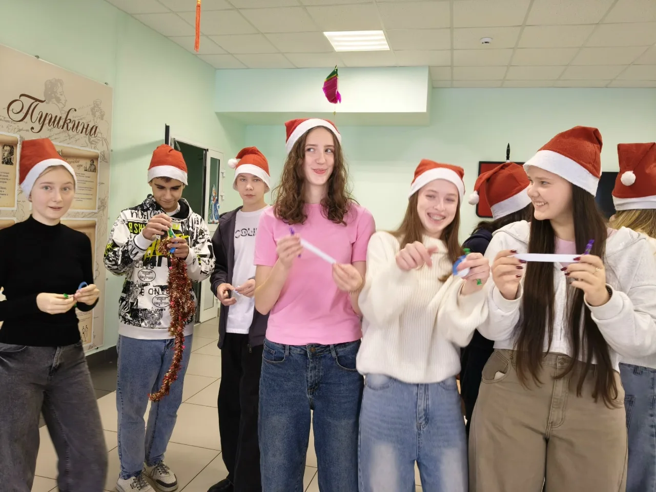 Новогодний "ЕЛКИ-КВЕСТ"
#Зимниеканикулы
В разгар зимних каникул классный руководитель 8В класса Людм