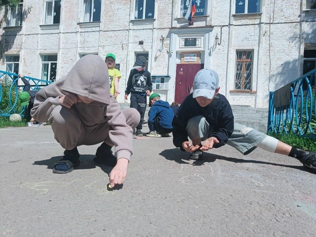 «Здорово быть здоровым!»: яркие краски против вредных привычек