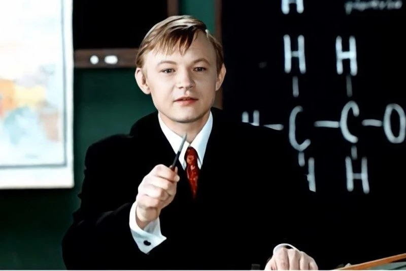 Quiz: советские школьные фильмы по портретам с учителями