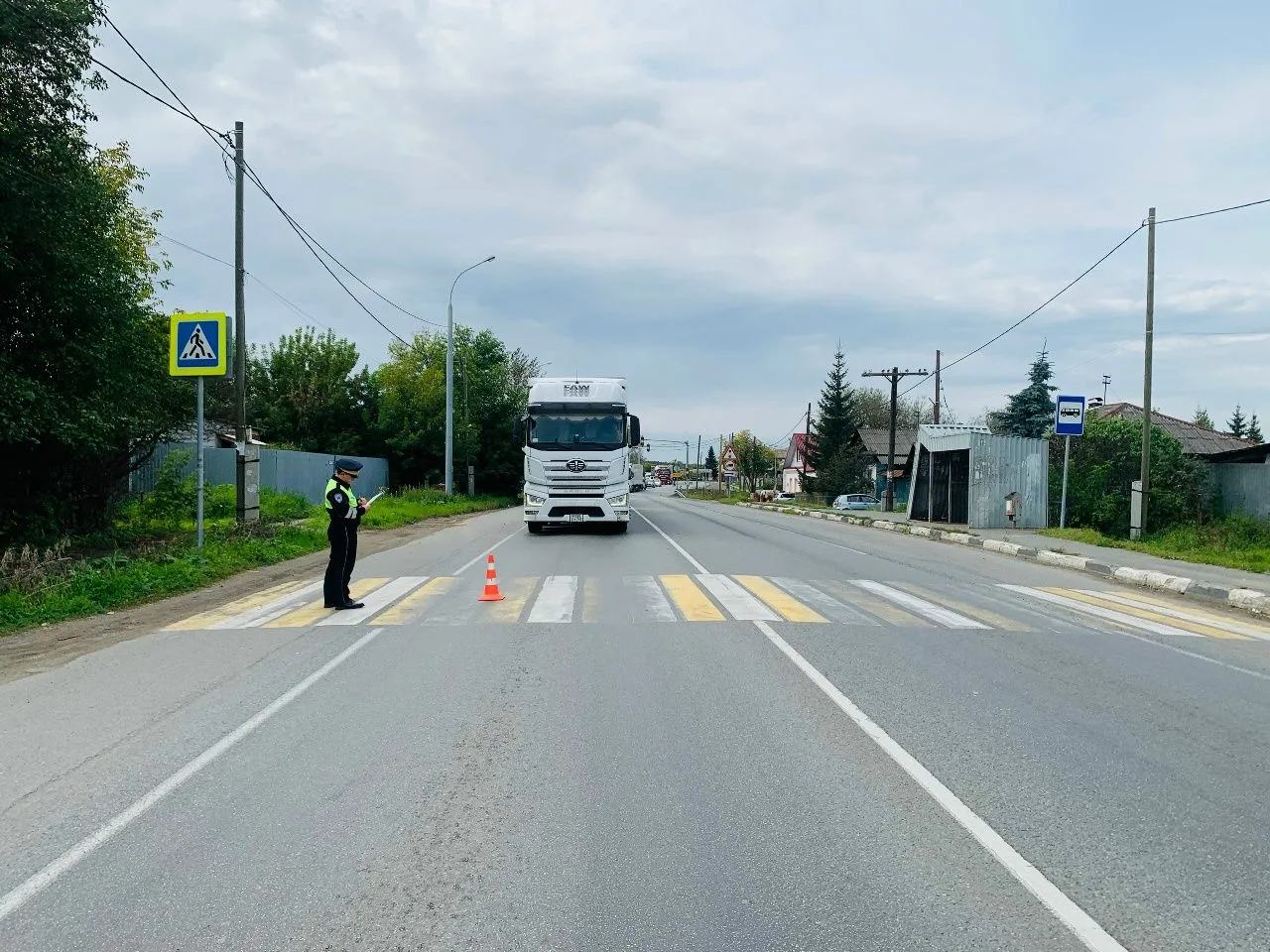 ГИБДД разыскивает мотоциклиста, сбившего подростка в Белоярке