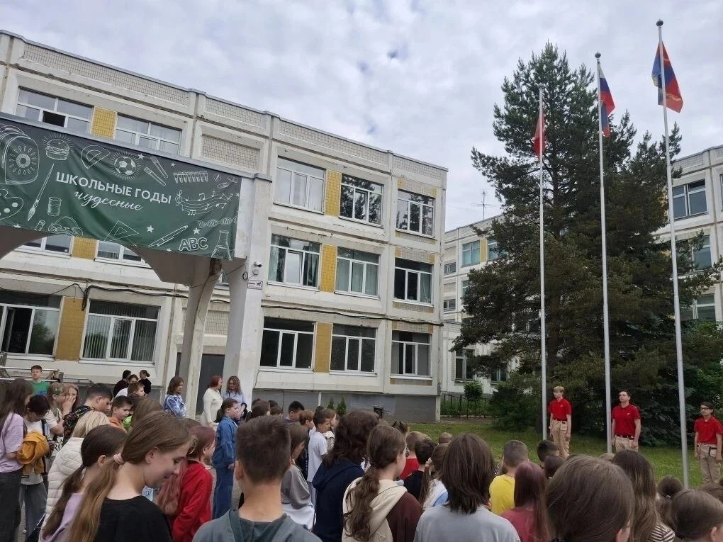 🏕️ Первые дни в школьном лагере «Заряночка»! Репортаж о событиях!