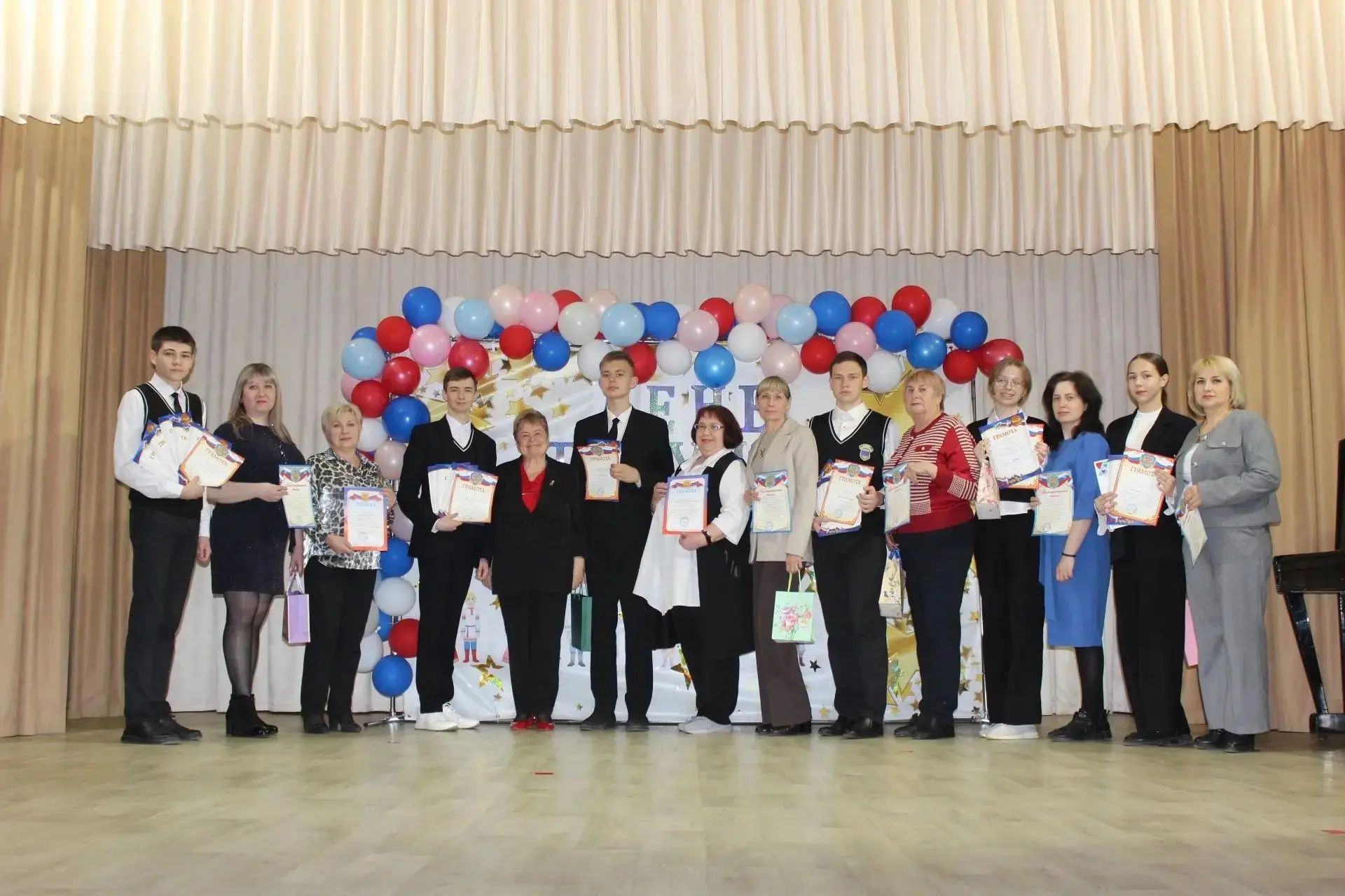 🎉 ДЕНЬ ТРИУМФА В ШКОЛЕ №23! 🏆 16 апреля в нашей школе прошла торжественная церемония чествования поб