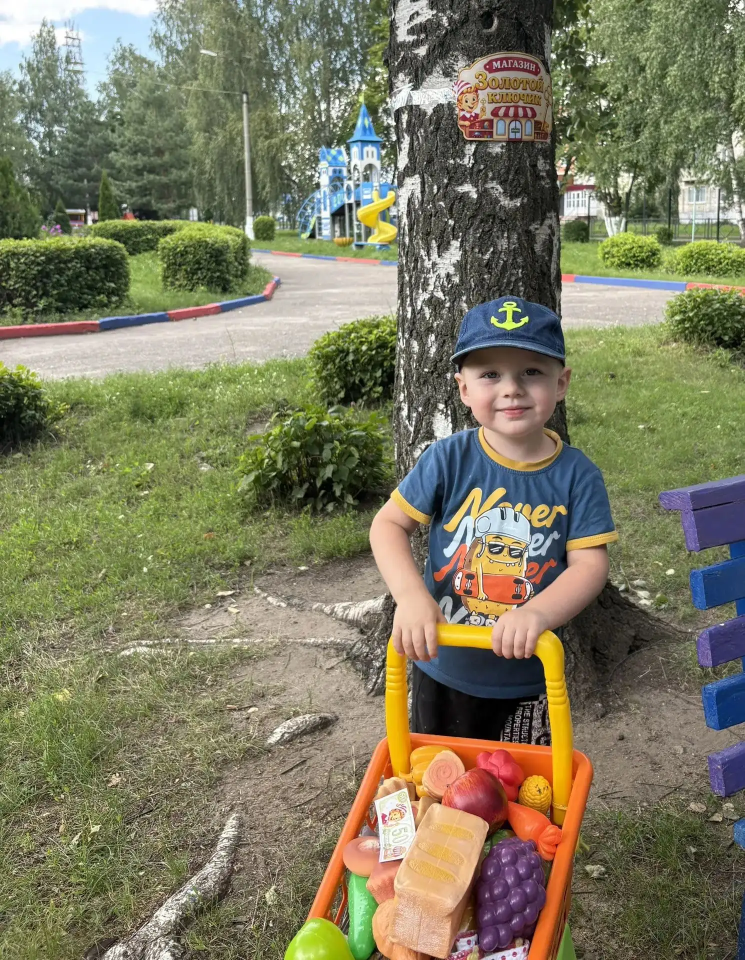 🍇Малыши вместе с педагогом Солодиловой М. Ю. продолжают увлекательное путешествие в мир профессий. 