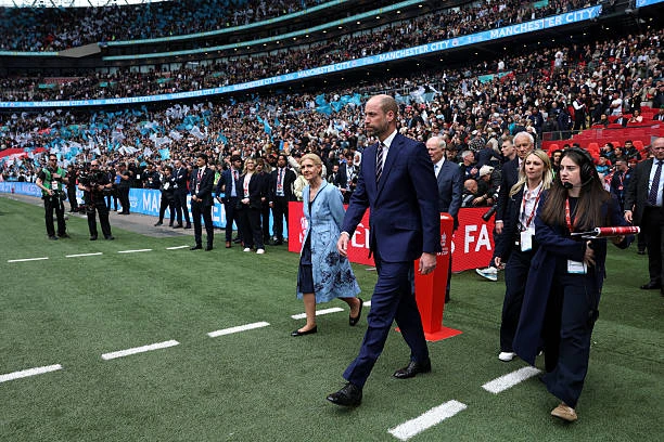 ⚽ Принц Уильям, покровитель Футбольной ассоциации, 16 мая прибыл на стадион Уэмбли, чтобы посмотреть