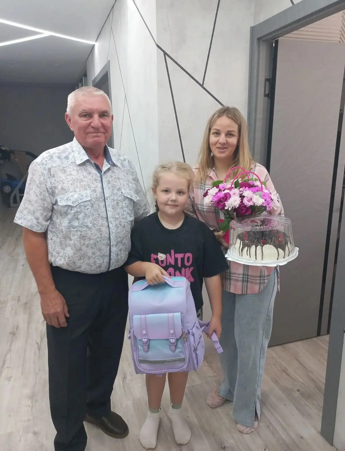 Акция «Помоги собраться в школу» продолжается!
