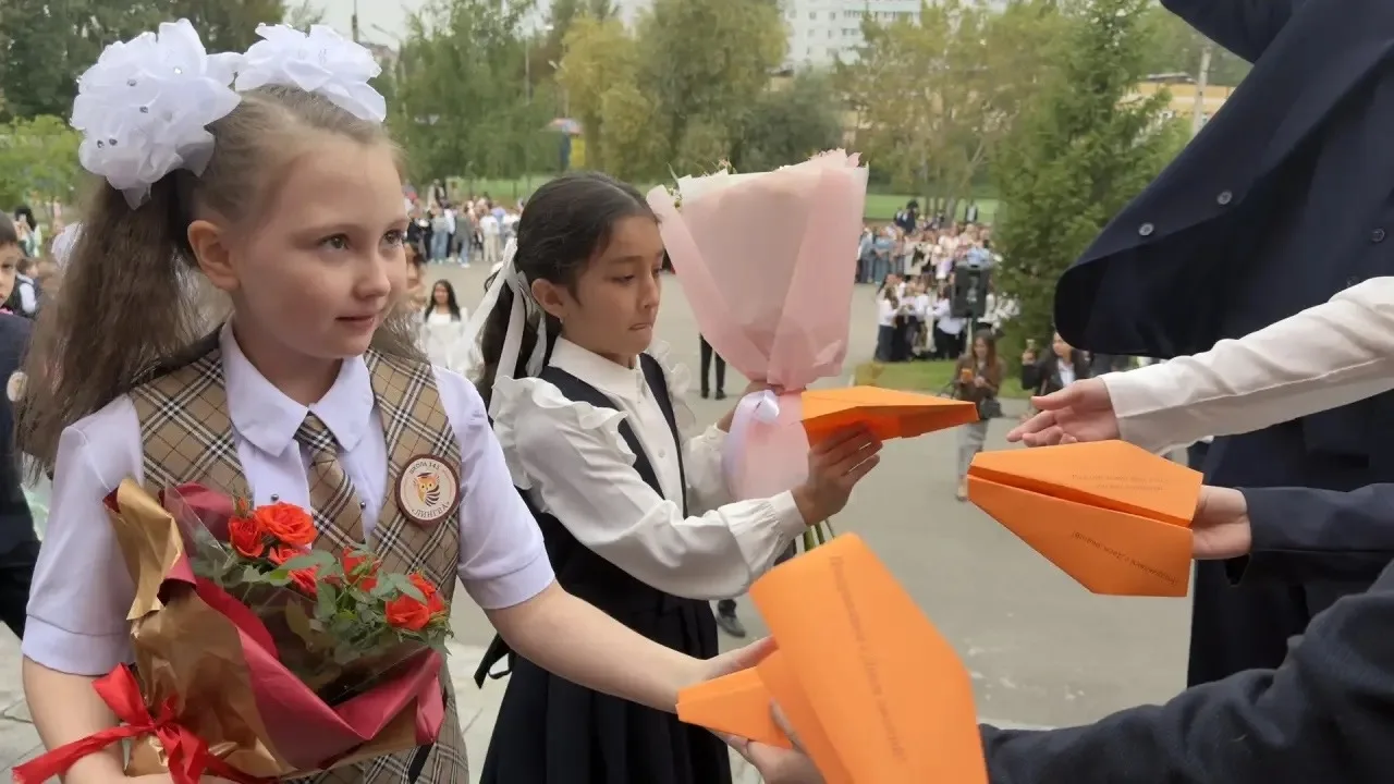 «Есть традиция, которая делает День знаний по-настоящему тёплым. В рамках проекта "Нави...