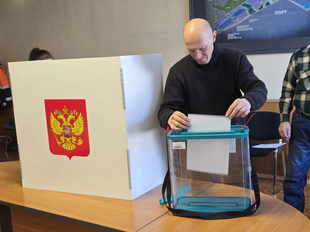 Первое организационное заседание Макаровской территориальной избирательной комиссии нового состава 2