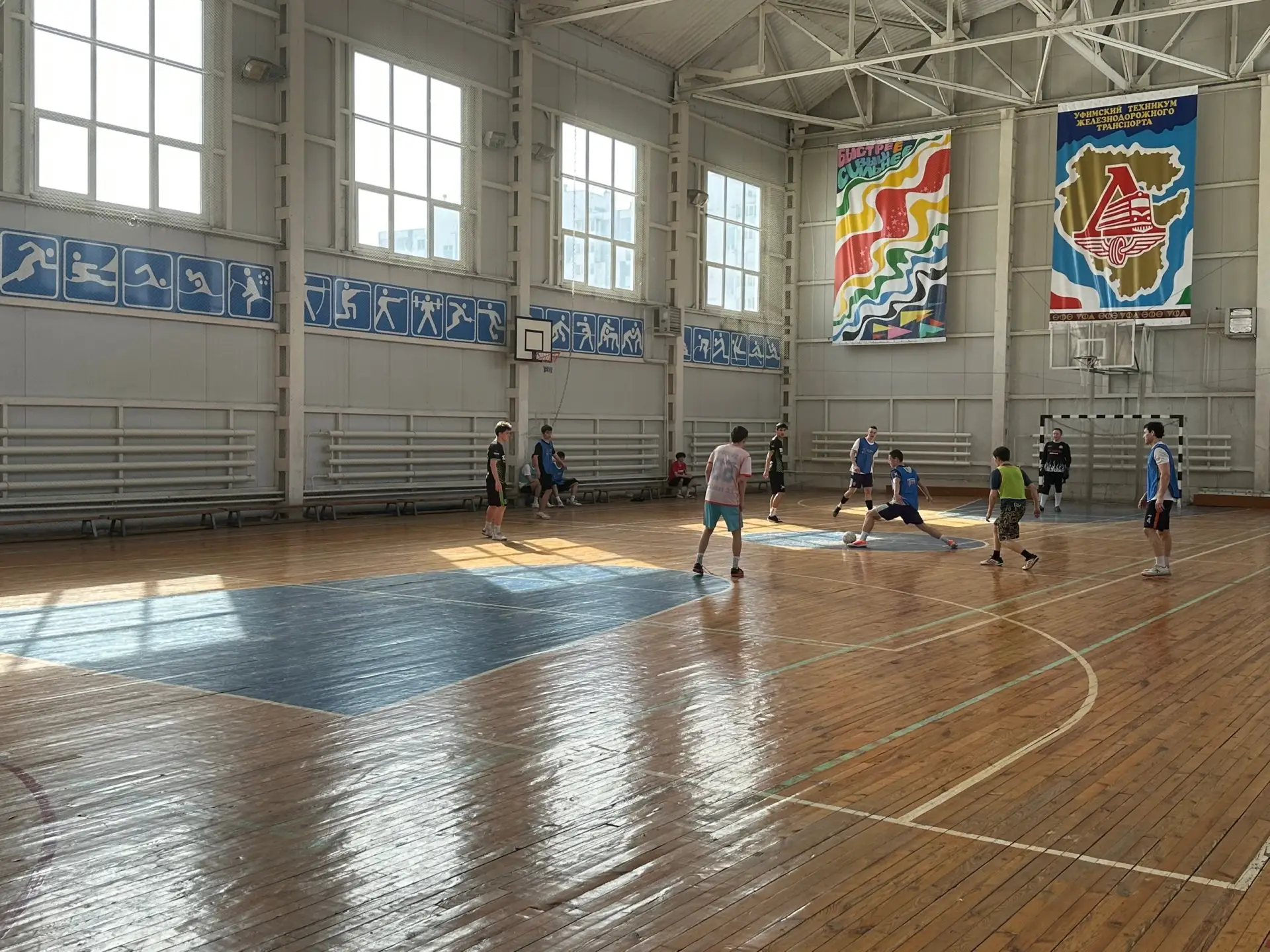 26.03.2026 года в Спортивном зале Уфимского техникума железнодорожного транспорта состоялась товарищ