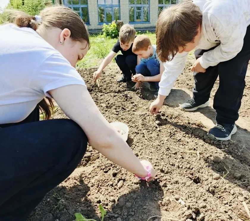 💥☀️ Наконец‑то наступили тёплые майские денёчки! Школьники с нетерпением дождались око...