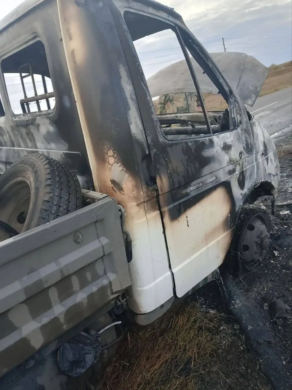 На алтайской трассе загорелся автомобиль-молоковоз