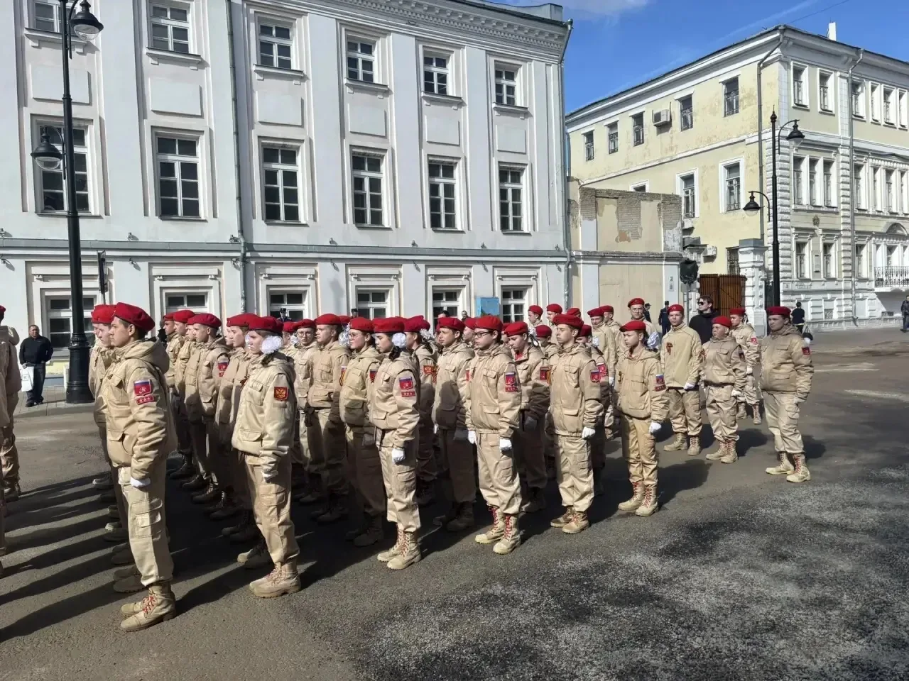 Сегодня, в День Великой Победы наши юнармейцы традиционно приняли участие в Параде Победы на Советск