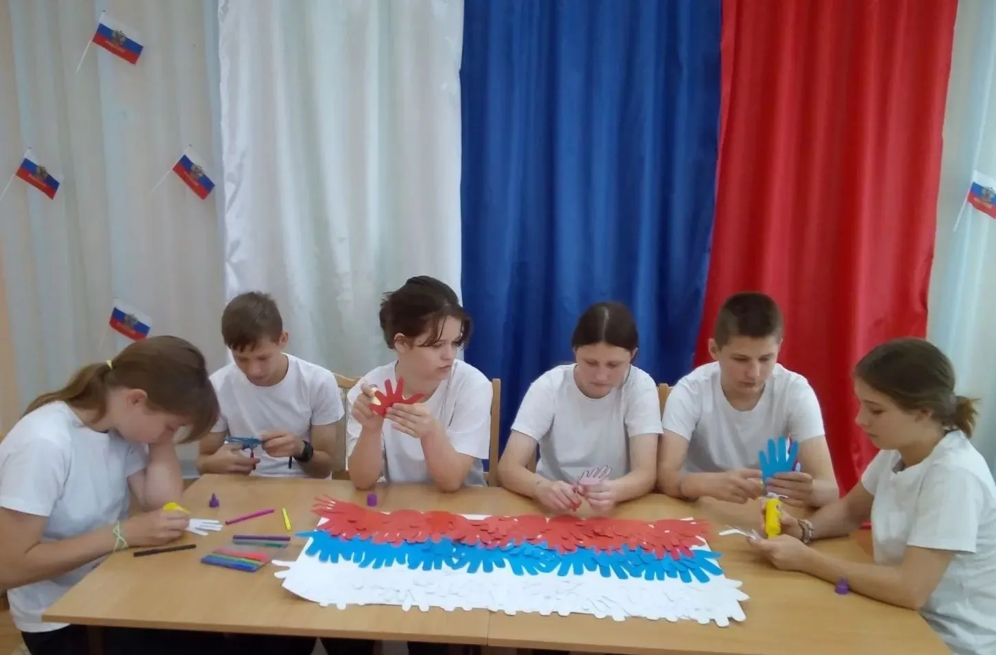 Наши воспитанники подошли к заключительной пятой станции «Флаг моей мечты». На этой ста...
