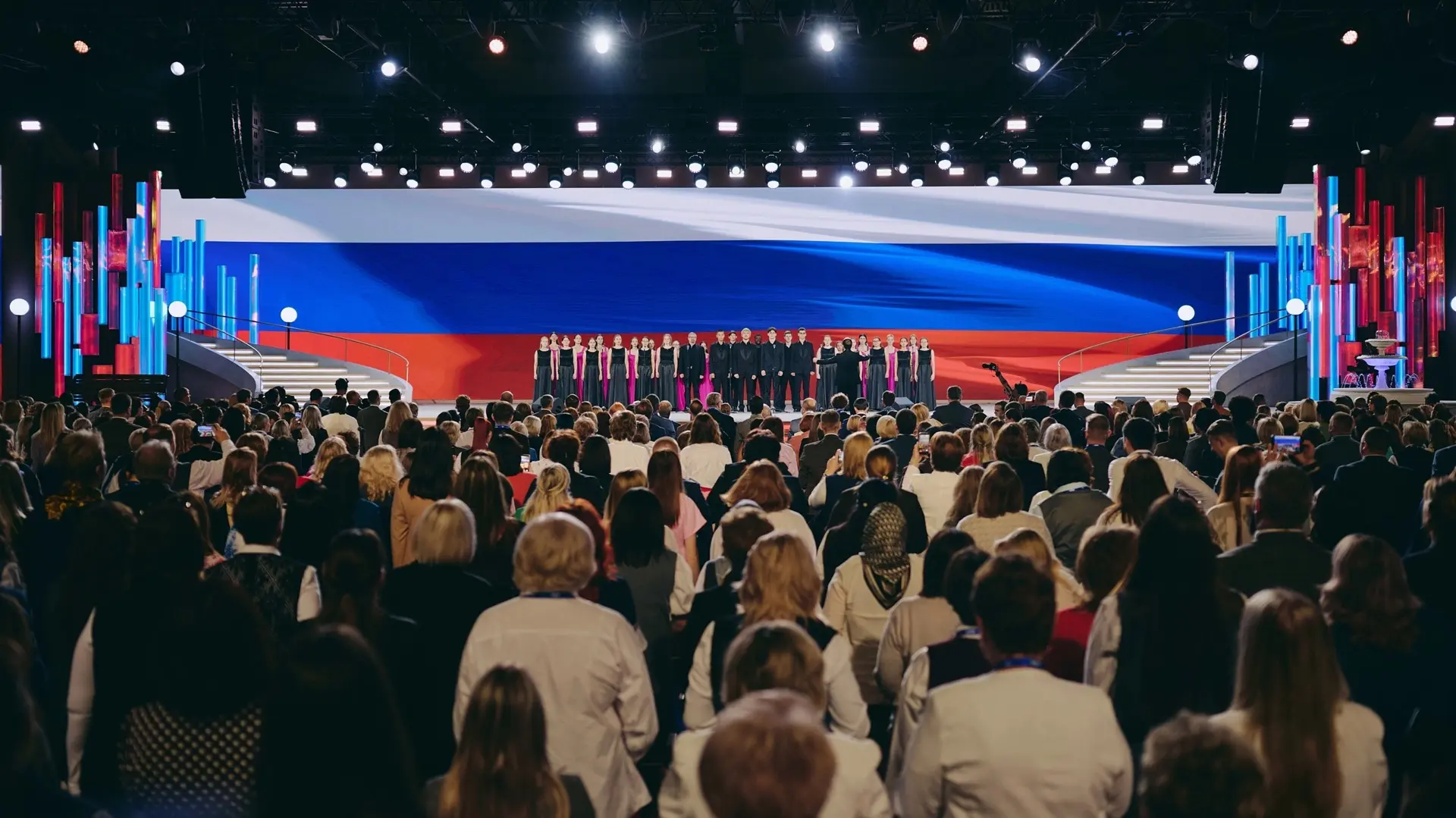 В Москве завершились VI Всероссийский форум классных руководителей и I Форум директоров...