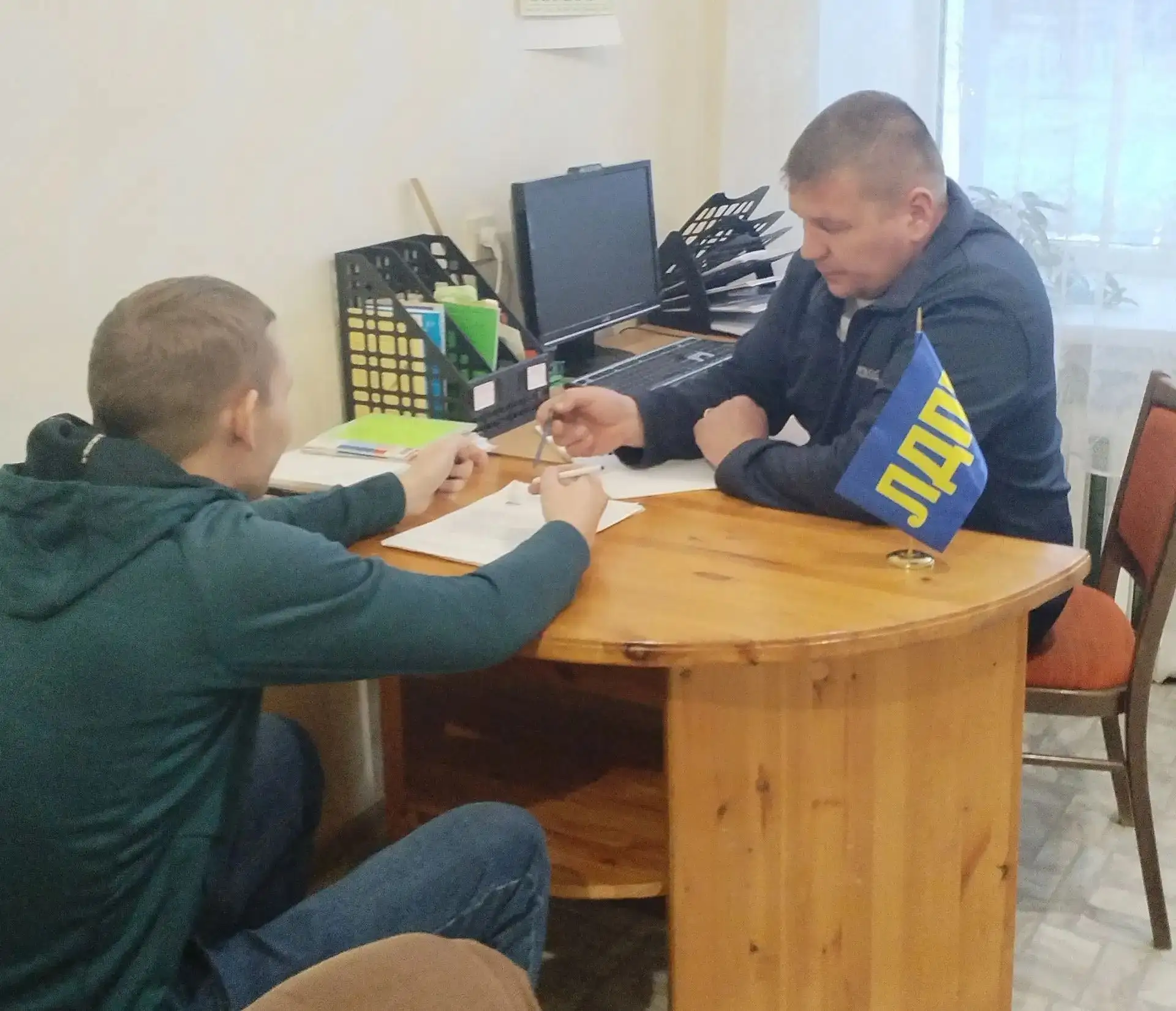 🚧 Игорь Таушканов (депутат ЛДПР) взял на контроль дороги в Коммунистическом