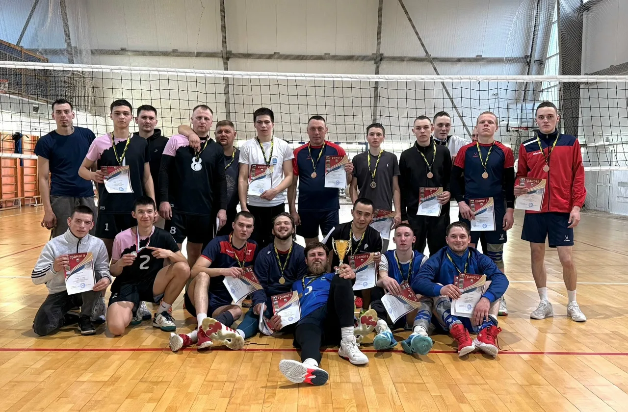 🏐 11 апреля 2026 в ФОК «Рекорд» прошёл традиционный волейбольный турнир среди мужских команд памяти