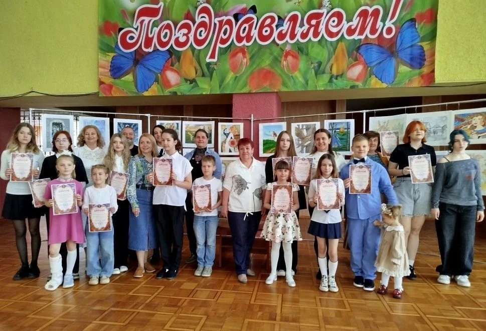 "В КАЖДОМ РИСУНКЕ - ВСЕЛЕННАЯ": ОТКРЫТИЕ ВЫСТАВКИ🎨