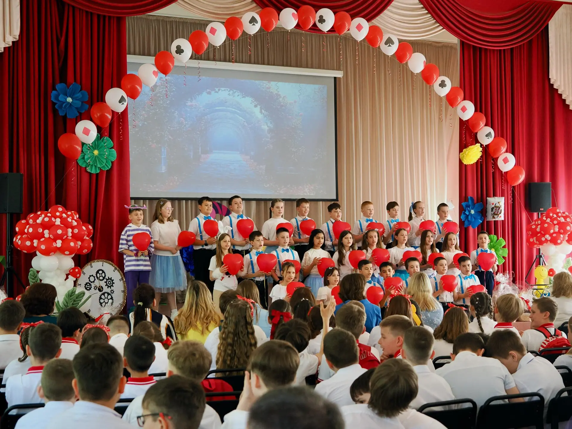ВЫПУСКНОЙ В НАЧАЛЬНОЙ ШКОЛЕ (Часть 4) ☝️Продолжение предыдущего поста   📸 Ещё одна подборка красочны