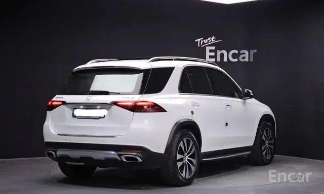 GLE 300d 🤜 X3 20d  Нашли два варианта в одинаковом бюджете. На дизельных моторах, полном приводе и с