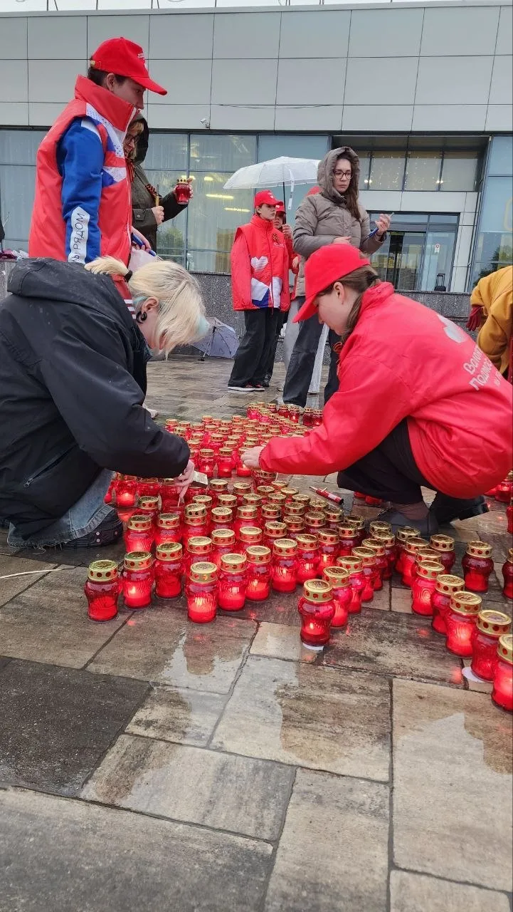 В Домодедово зажгли «Лучи Победы»  На главной площади города вчера прошла всероссийская акция — из п