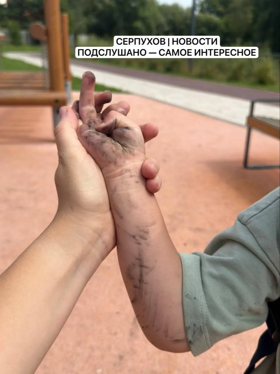 🔥 Чехов после недавнего проишествия будто слегка припорошило.

👉 Только не пылью и не золой. Жител