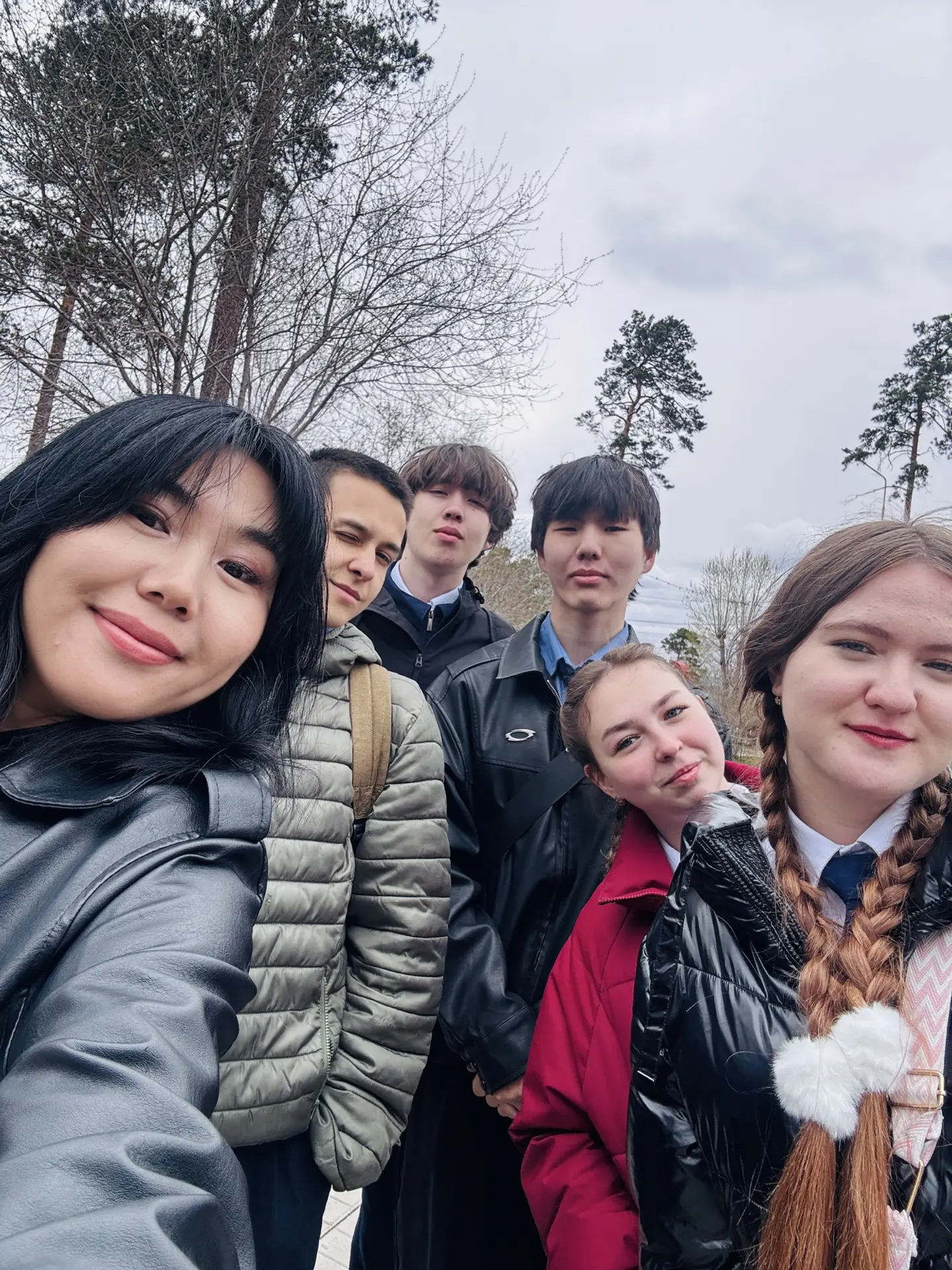 🕯️🎓 Узнай. Помни. Защищай. — ИрГУПС в квесте «Узнай больше о ВИЧ»! 🧩🩺  Студенты УУКЖТ ИрГУПС — специ