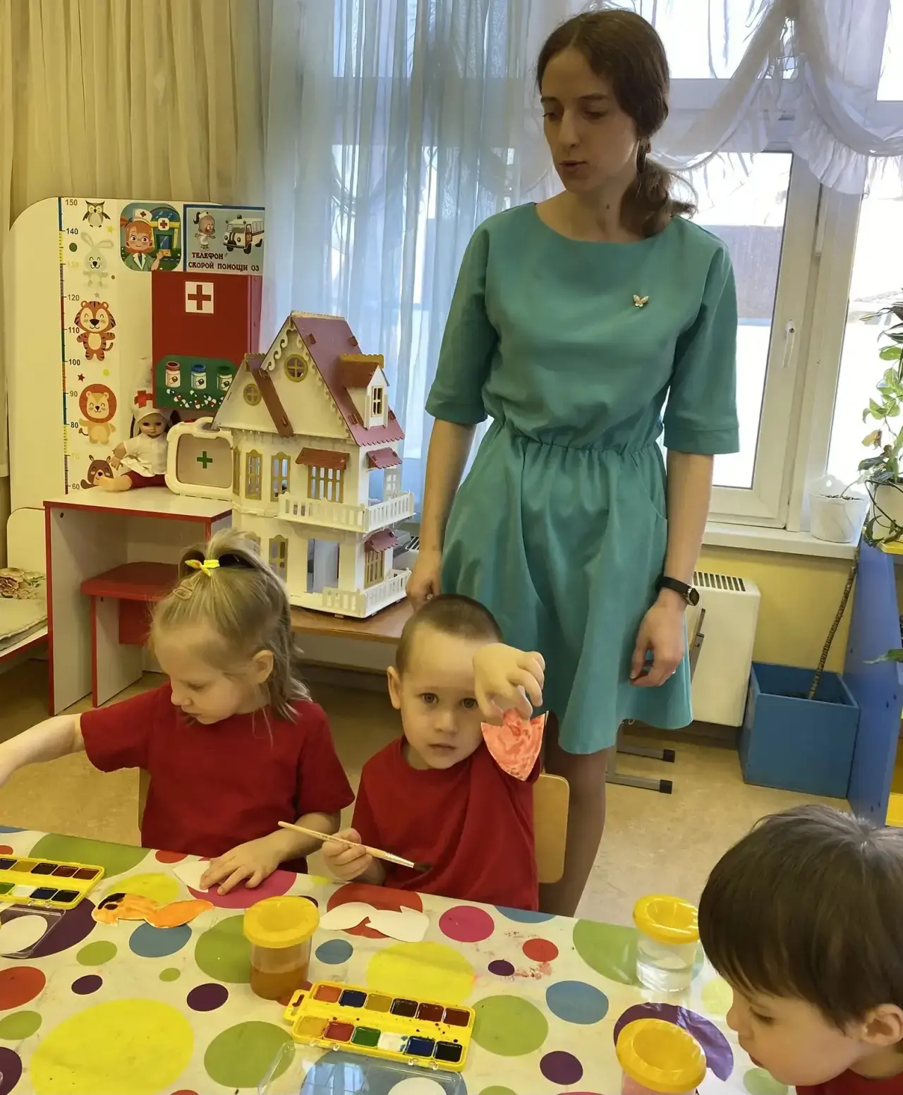В рамках проекта «Знакомство с профессиями» дошкольники из группы «Звёздочки» примерили на себя роль