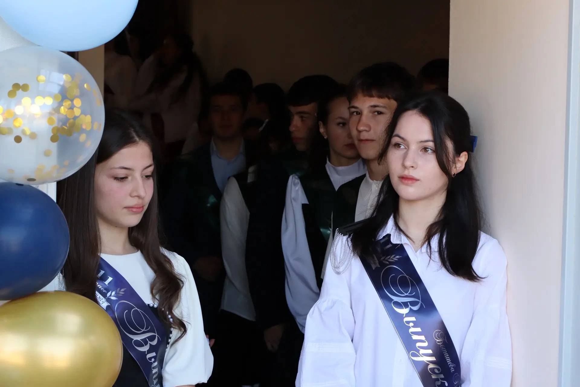 Дорогие выпускники, педагоги и родители! 🌹