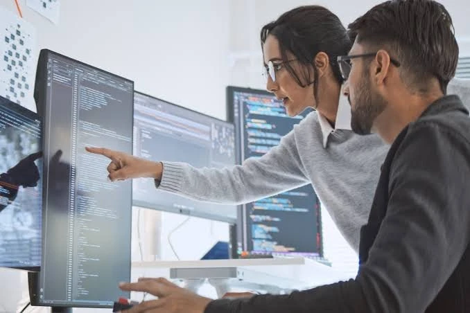 🌎 The Pragmatic Programmer: Your Journey to Mastery (2020)

❔ Чему вы научитесь:
Вы освоите фундаме