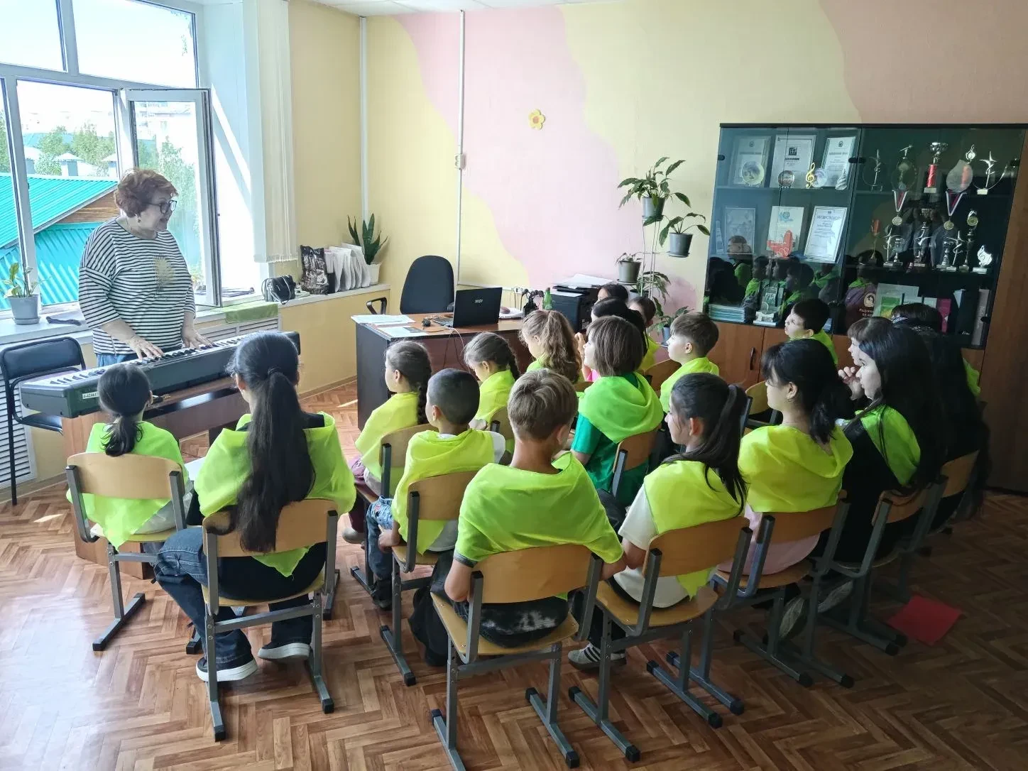 Лето звенит в голосах: 2 отряд разучивает песни о дружбе и солнце!