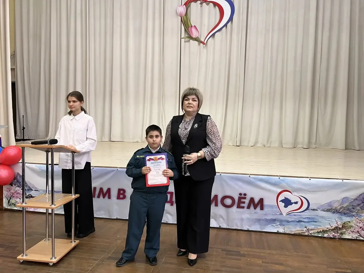 Школьная линейка🇷🇺  📌23 марта в МБОУ «Школа-гимназия, детский сад № 25» прошла еженедельная торжеств