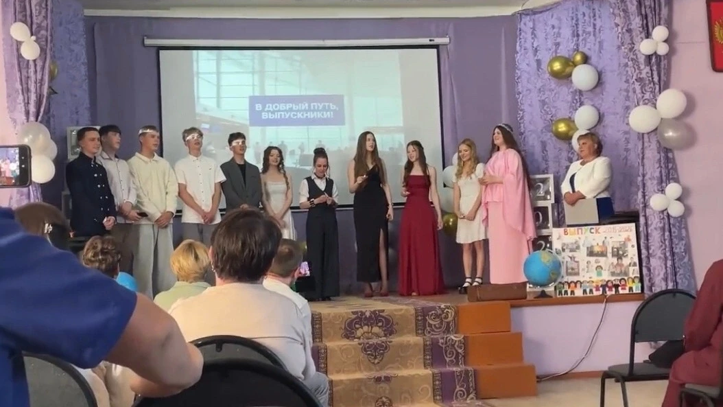 В прошедшие выходные прошёл выпускной вечер для наших 11-классников! 🎓✨ В теплой и дружеской атмосф
