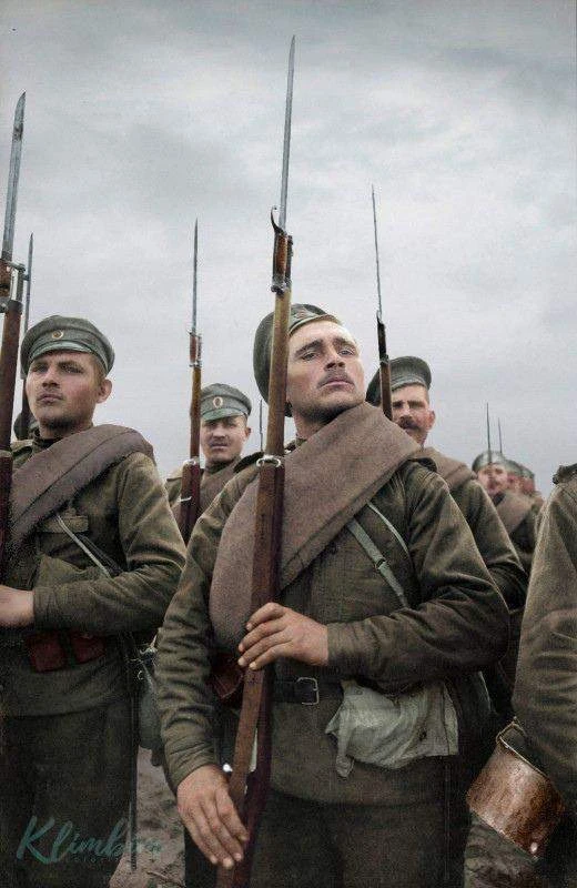 Солдаты русской армии с японскими винтовками Арисака, 1915 год.