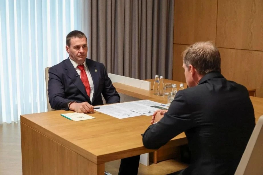 Дмитрий Демешин и сенатор Андрей Кутепов обсудили стратегические проекты Хабаровского края