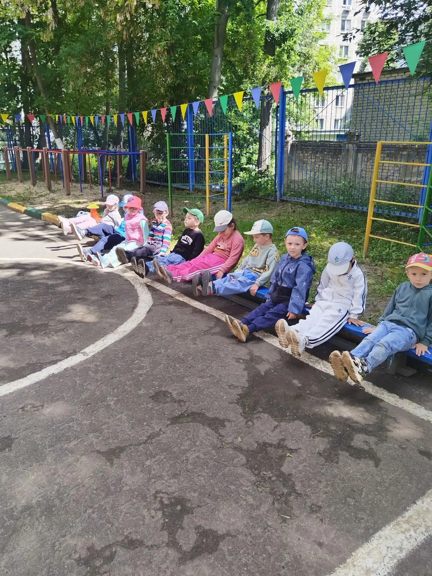 🎊В гостях у скамейки "Посиделовны"🎊
Скамейка — это доступный и эффективный тренажёр для всесторонн