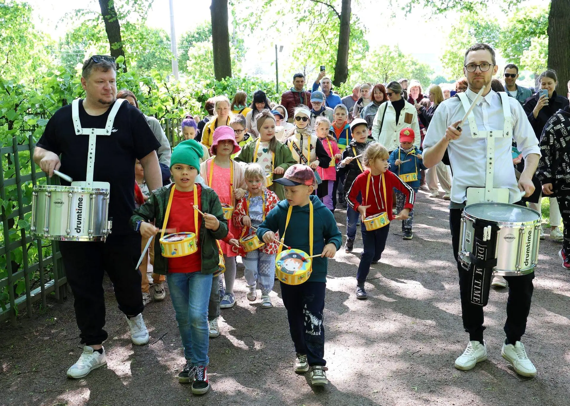 «Волшебная страна» - семейный праздник в Летнем саду ☀️  🗓 31 мая 12:00-18:00 📍 Летний сад  💵 от 300
