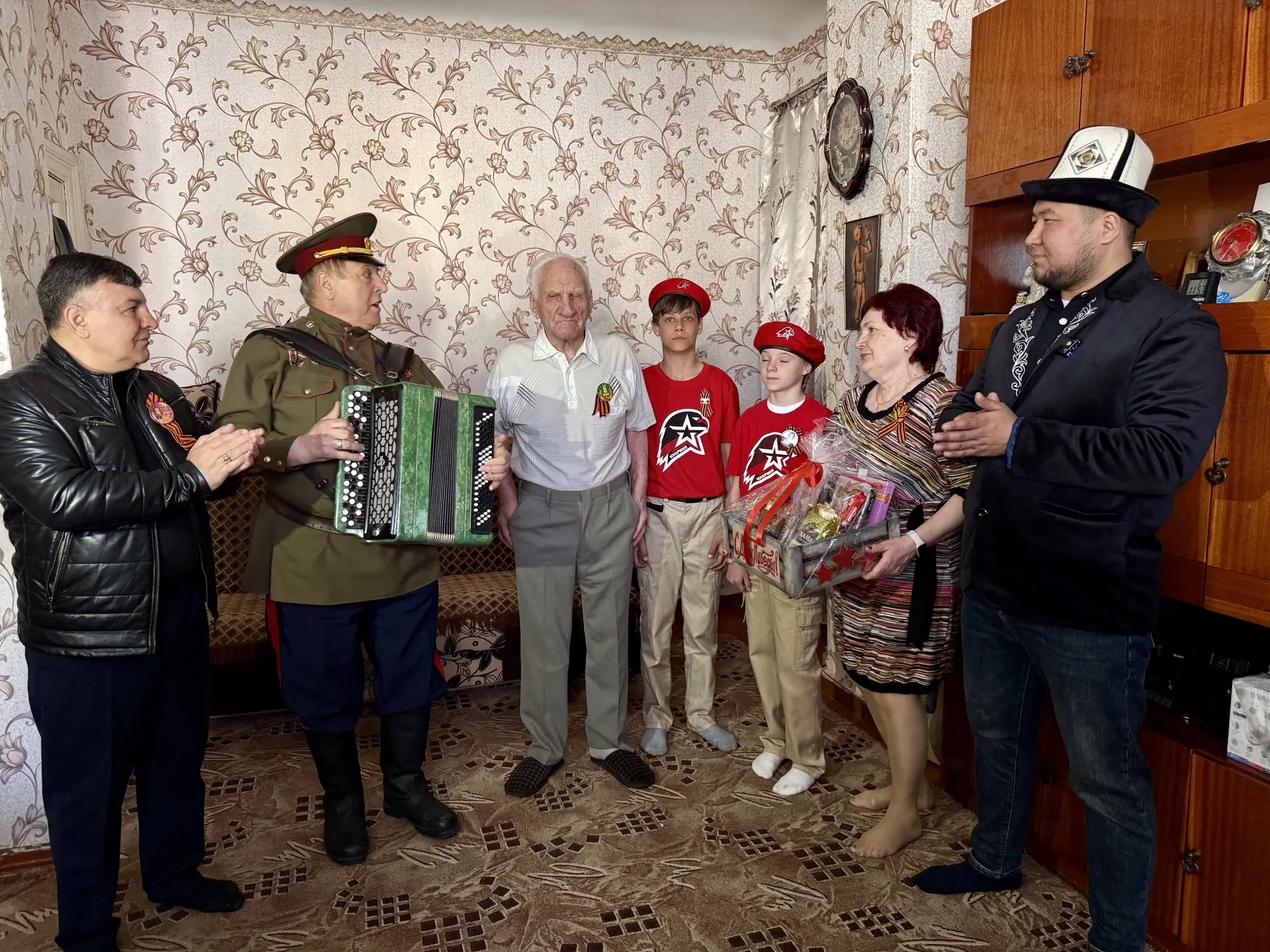 Сегодня глава городского округа Дмитрий Ажичаков, председатель городского Совета народных депутатов 
