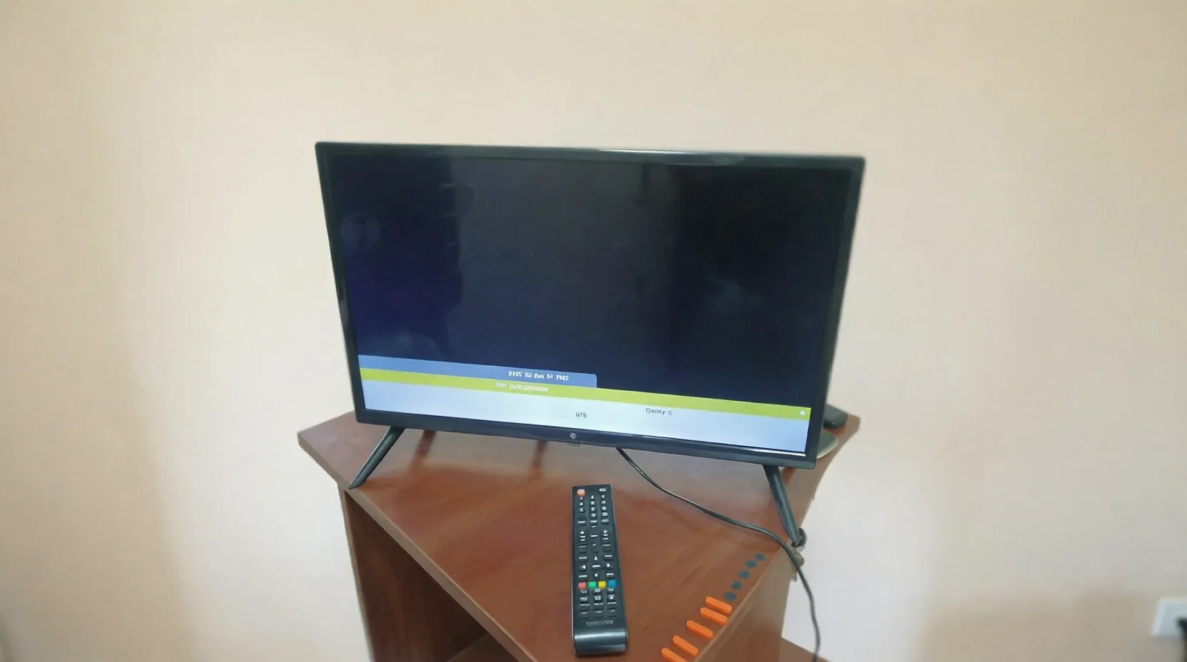 24" (60 см) Телевизор DEXP H24F7000E черный
разрешение: 720p HD (1366x768)
диагональ экрана: 24"
тип