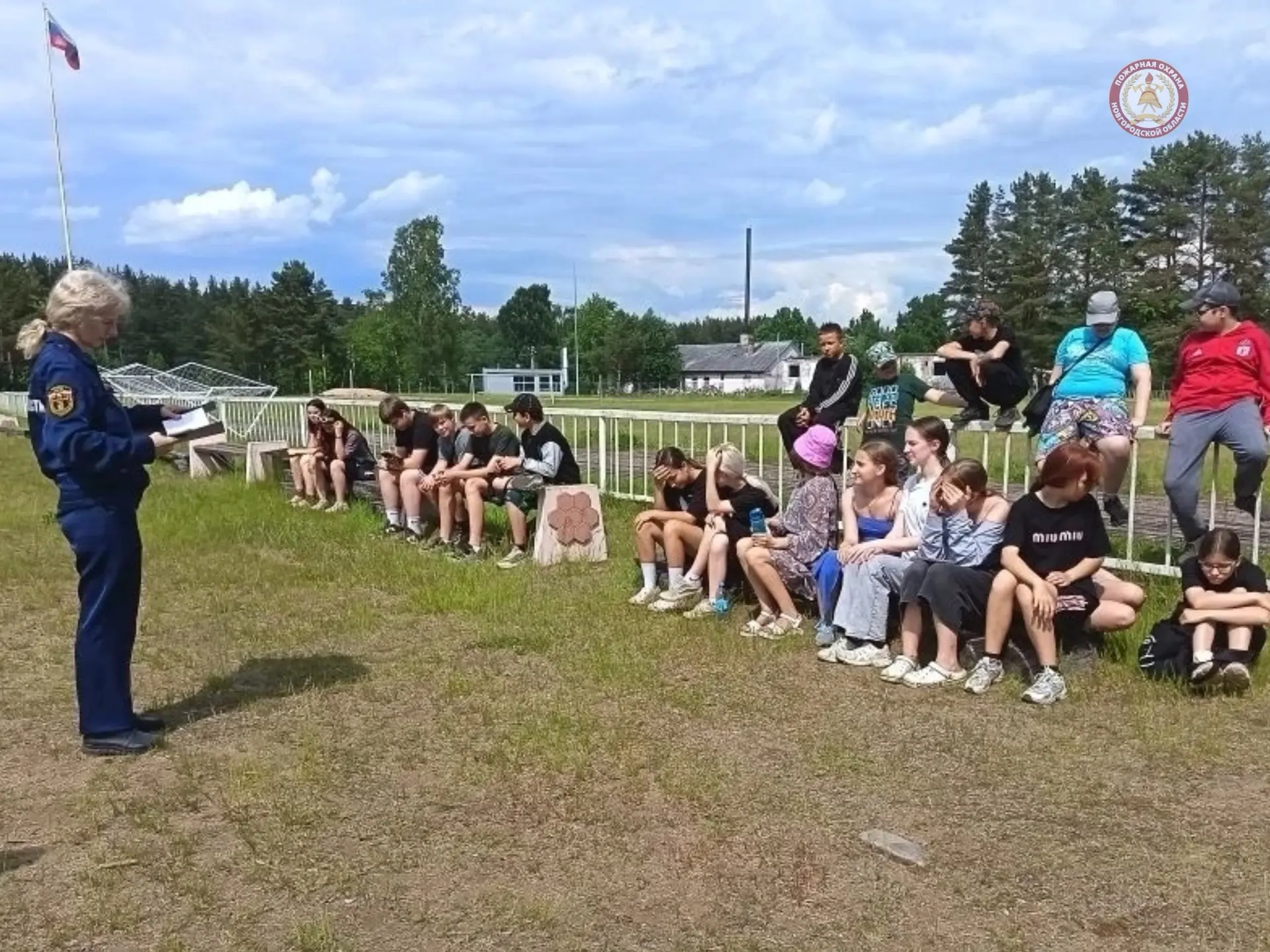 🏢 В рамках профилактической работы инструктор 14-го отряда противопожарной службы обла...