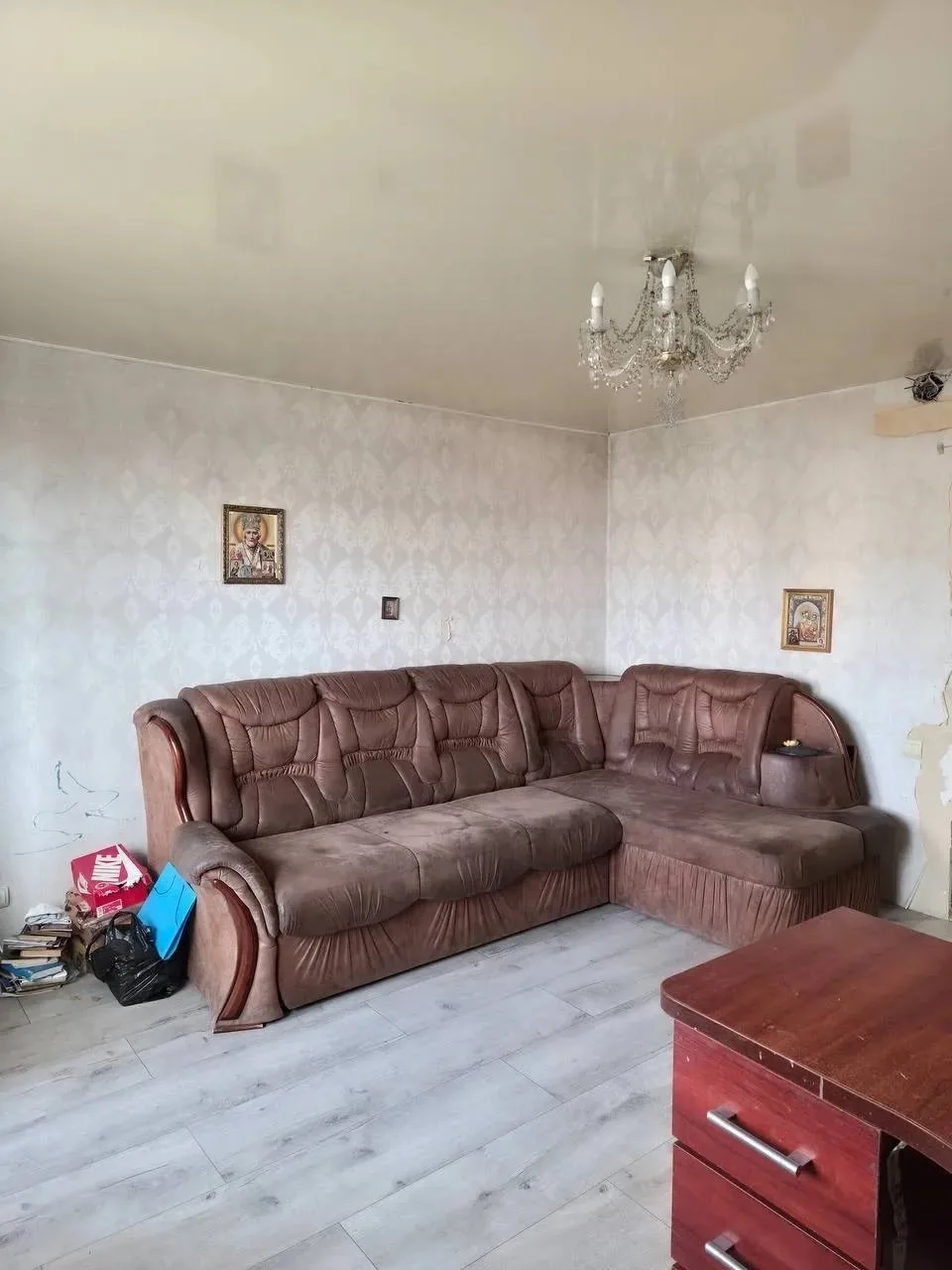 В продажу  предлагается 3-х комнатная квартира, чешка, проспект Строителей 177 , 8/9 (лифт работает 