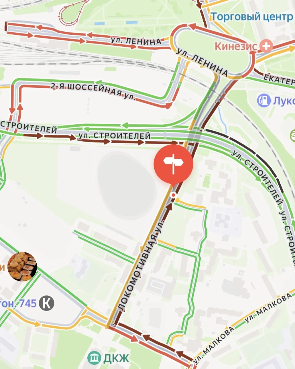 Огромная пробка на Локомотивной в сторону центра города