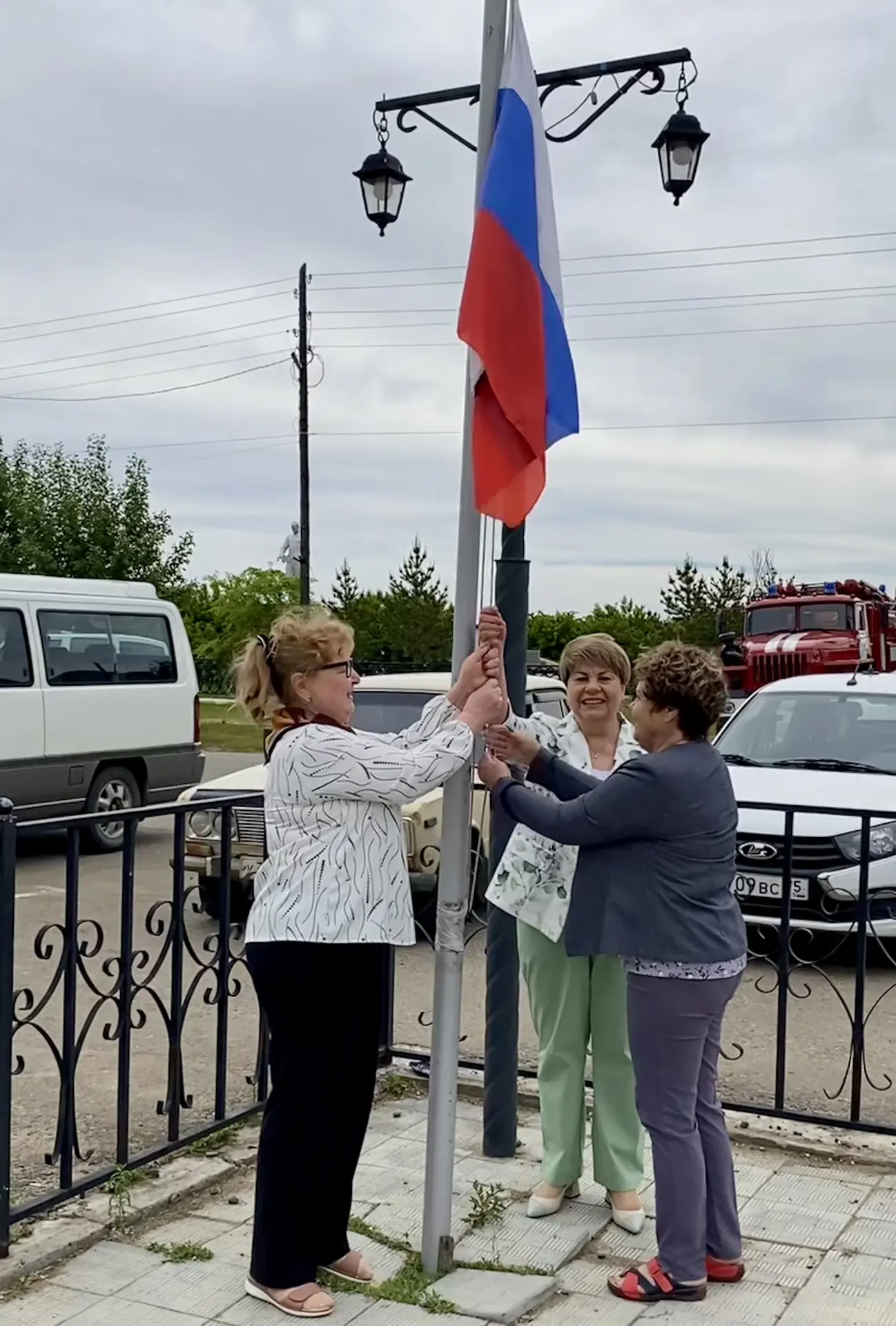 «Это всё моё родное, это где-то в глубине…»

 «Сегодня мы чествуем нашу Родину, нашу Россию. Страну 