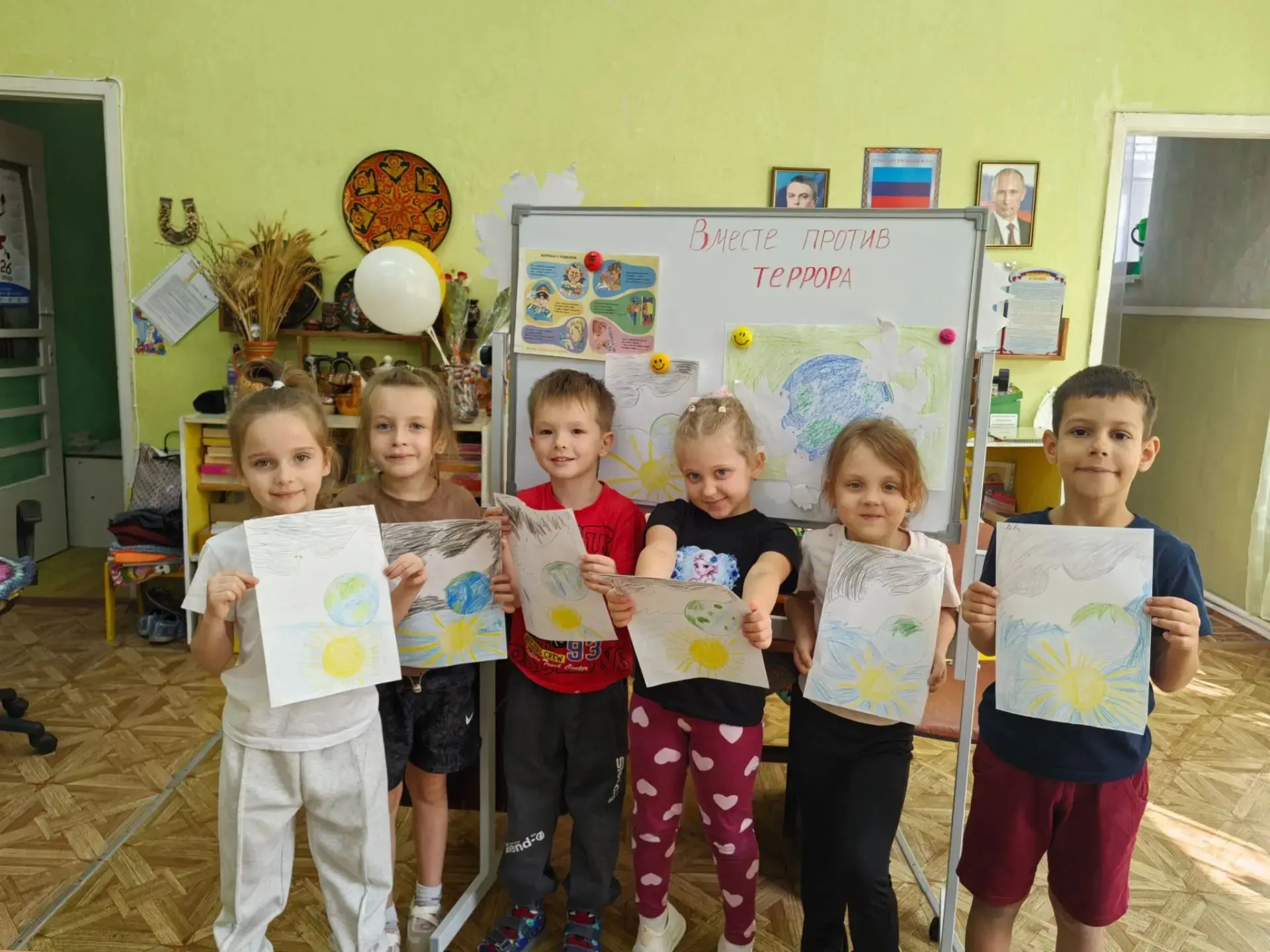Сегодня, 3 сентября, в группе «Вишенка» (воспитатель Синопальникова Н. В.) мы посвятили...
