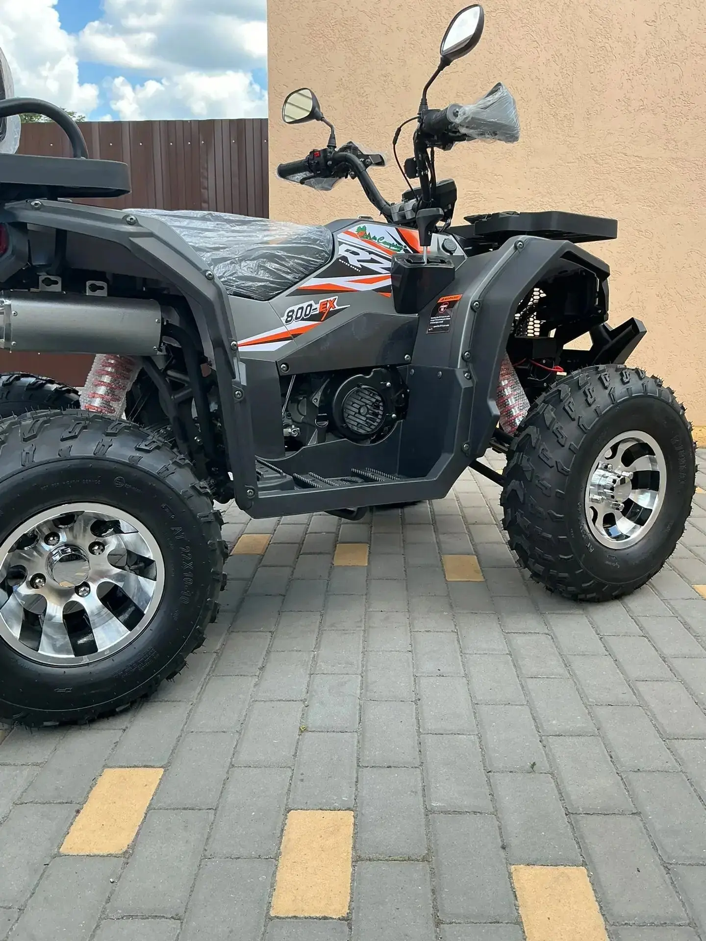Версия Long pro 200 кубов ( удлинённая база, более комфортнее для двоих пассажиров ), п...