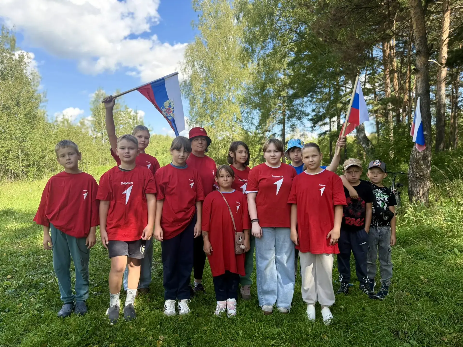 🔥💯 В нашем округе в честь Дня Государственного флага состоялась туристическая прогулк...