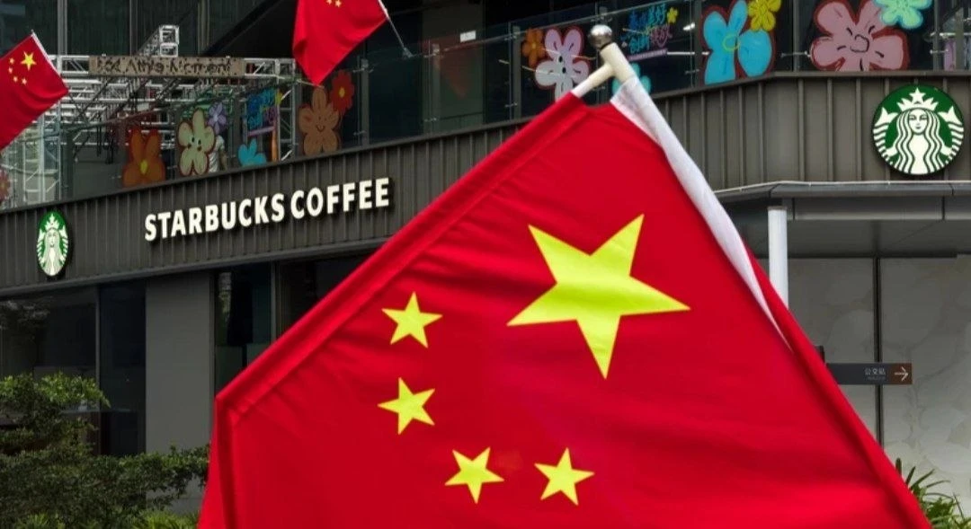 Конгрессмен США Джон Мулинар призвал Starbucks закрыть кофейни в Синьцзяне, назвав рабо...